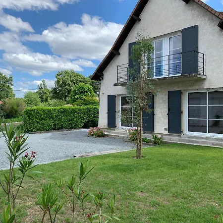 Maison Spacieuse Avec Piscine Chauffee Ferienhaus Eysines