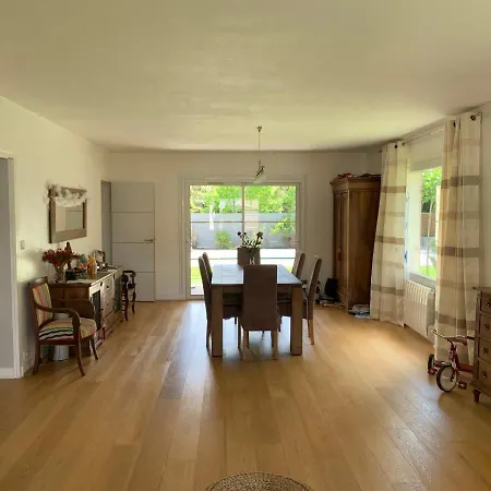 Ferienhaus Maison Spacieuse Avec Piscine Chauffee Eysines