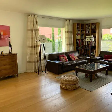 Ferienhaus Maison Spacieuse Avec Piscine Chauffee Eysines